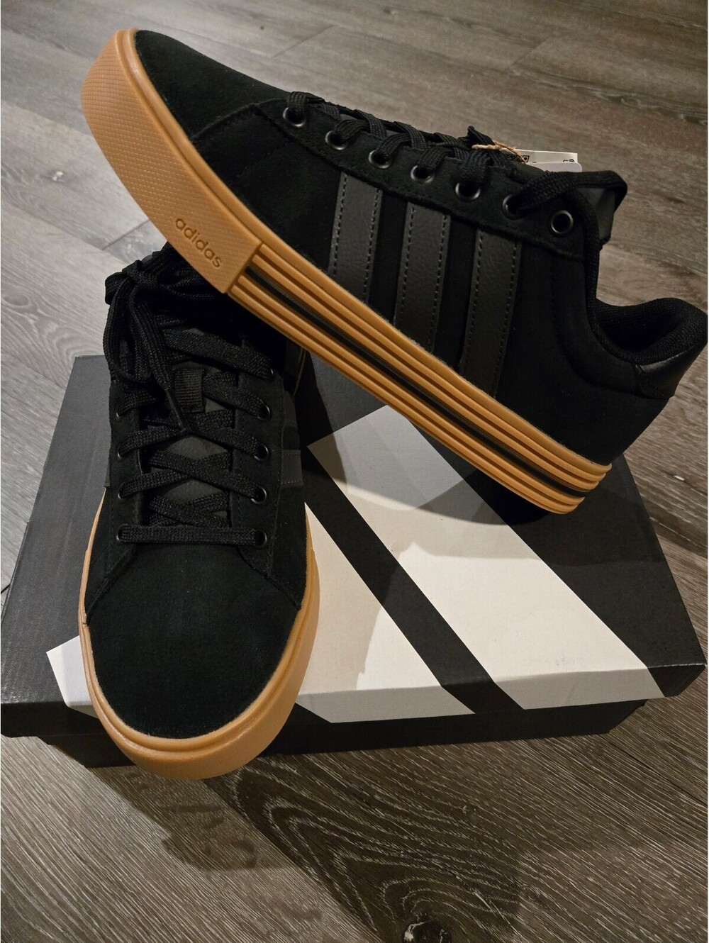 adidas Daily 4.0 Black Gum JH6930 Men's Size 7.5 New in Box